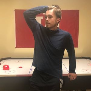 Nike quarter zip long sleeve shirt